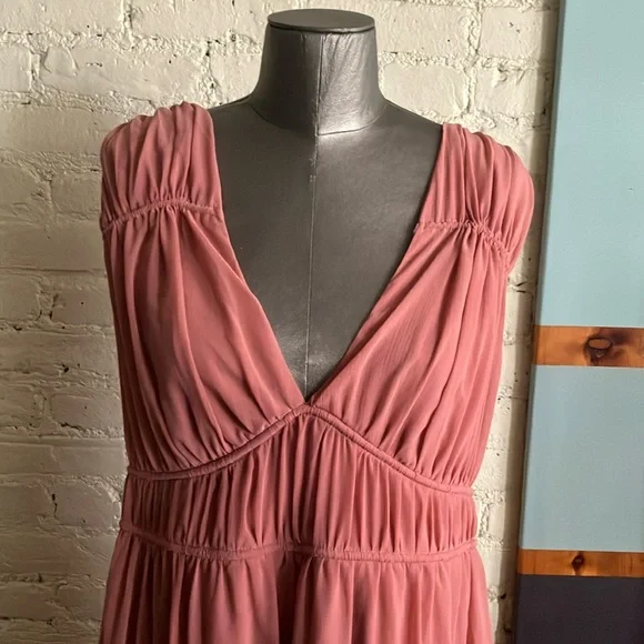 H&M Dusty Pink Maxi Dress Elegant Flowing Design size Large NWT - Picture 4 of 10